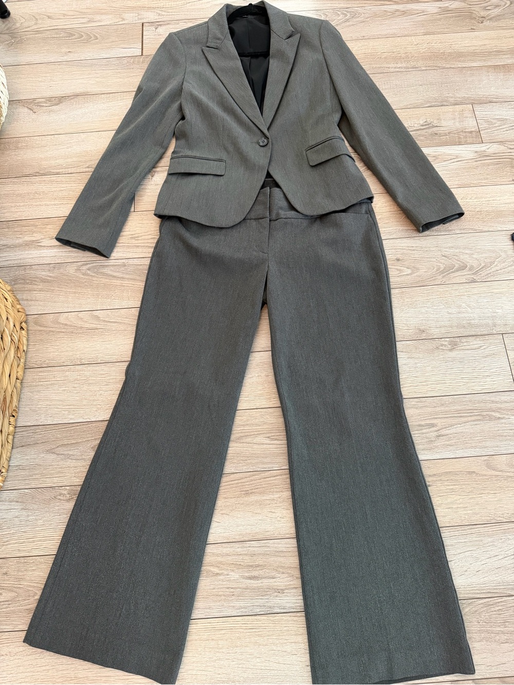 Express Gray Tailored Blazer and Wide-Leg Pants - Picture 2 of 7